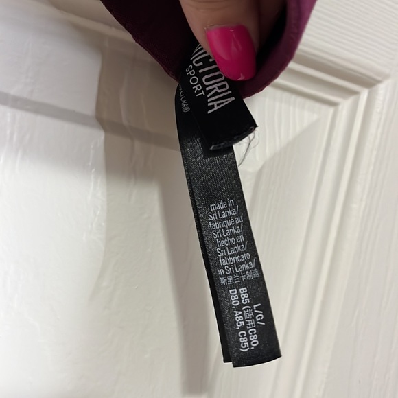 VICTORIA’S SECRET SPORTS BRA - Picture 2 of 5